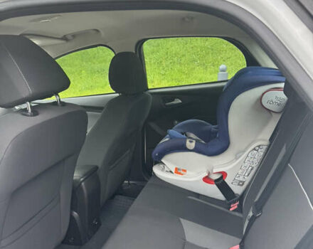 Белый Форд Фокус, объемом двигателя 2 л и пробегом 188 тыс. км за 7000 $, фото 11 на Automoto.ua