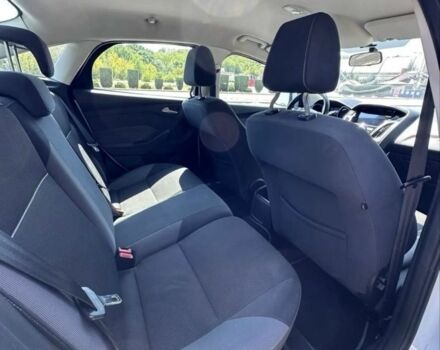 Форд Фокус 2013 в Синельниковом на Automoto.ua Белый Форд Фокус, объемом двигателя 1 л и пробегом 144 тыс. км за 7500 $, фото 3 на Automoto.ua