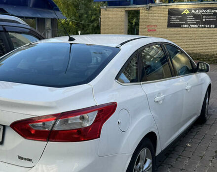 Форд Фокус 2013 в Киеве на Automoto.ua Белый Форд Фокус, объемом двигателя 1.6 л и пробегом 134 тыс. км за 7400 $, фото 1 на Automoto.ua