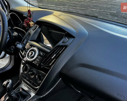 Білий Форд Фокус, об'ємом двигуна 1 л та пробігом 131 тис. км за 8500 $, фото 12 на Automoto.ua