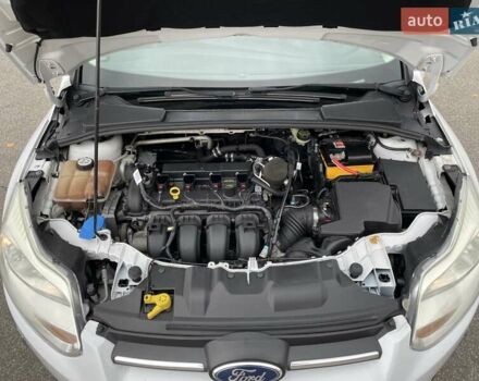 Форд Фокус 2013 в Харькове на Automoto.ua Белый Форд Фокус, объемом двигателя 2 л и пробегом 115 тыс. км за 7700 $, фото 10 на Automoto.ua