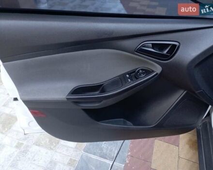 Белый Форд Фокус, объемом двигателя 2 л и пробегом 140 тыс. км за 6500 $, фото 9 на Automoto.ua