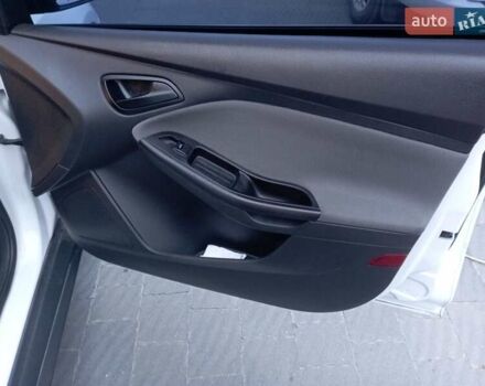 Белый Форд Фокус, объемом двигателя 2 л и пробегом 140 тыс. км за 6500 $, фото 10 на Automoto.ua