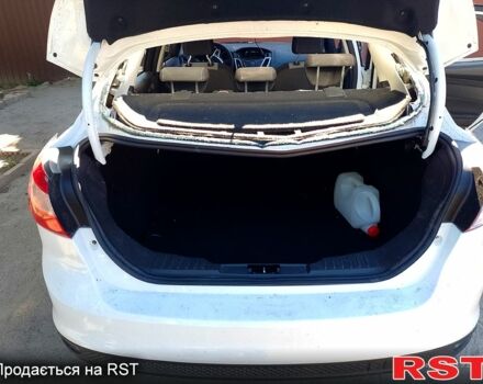 Белый Форд Фокус, объемом двигателя 1.6 л и пробегом 120 тыс. км за 2300 $, фото 3 на Automoto.ua