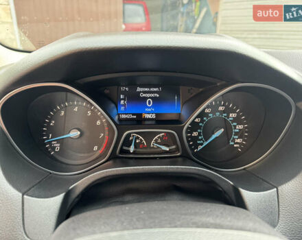 Форд Фокус 2013 у Сумах на Automoto.ua Білий Форд Фокус, об'ємом двигуна 2 л та пробігом 188 тис. км за 8000 $, фото 9 на Automoto.ua