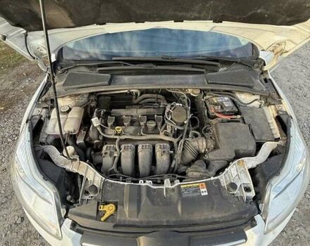 Белый Форд Фокус, объемом двигателя 2 л и пробегом 304 тыс. км за 7599 $, фото 5 на Automoto.ua