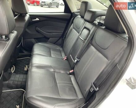 Форд Фокус 2013 в Харькове на Automoto.ua Белый Форд Фокус, объемом двигателя 2 л и пробегом 115 тыс. км за 7700 $, фото 2 на Automoto.ua