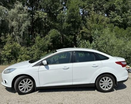 Форд Фокус 2013 в Синельниковом на Automoto.ua Белый Форд Фокус, объемом двигателя 1 л и пробегом 144 тыс. км за 7500 $, фото 1 на Automoto.ua