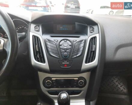 Форд Фокус 2013 в Хмельницком на Automoto.ua Белый Форд Фокус, объемом двигателя 1 л и пробегом 54 тыс. км за 7199 $, фото 12 на Automoto.ua