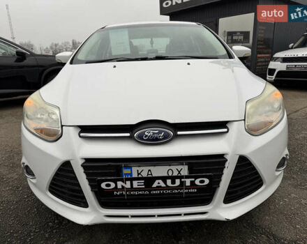 Белый Форд Фокус, объемом двигателя 2 л и пробегом 215 тыс. км за 9490 $, фото 2 на Automoto.ua