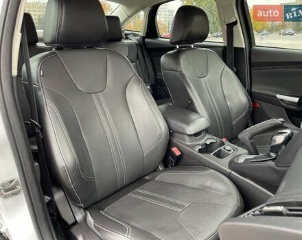 Белый Форд Фокус, объемом двигателя 2 л и пробегом 115 тыс. км за 7700 $, фото 12 на Automoto.ua