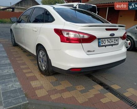 Белый Форд Фокус, объемом двигателя 2 л и пробегом 140 тыс. км за 6500 $, фото 6 на Automoto.ua