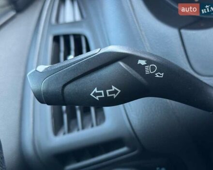 Білий Форд Фокус, об'ємом двигуна 2 л та пробігом 269 тис. км за 7300 $, фото 35 на Automoto.ua