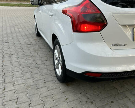 Белый Форд Фокус, объемом двигателя 2 л и пробегом 309 тыс. км за 6800 $, фото 5 на Automoto.ua