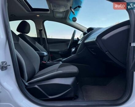 Белый Форд Фокус, объемом двигателя 2 л и пробегом 269 тыс. км за 6900 $, фото 57 на Automoto.ua