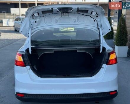 Білий Форд Фокус, об'ємом двигуна 2 л та пробігом 269 тис. км за 7300 $, фото 17 на Automoto.ua