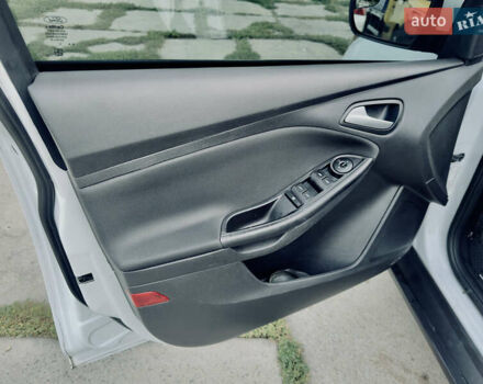 Білий Форд Фокус, об'ємом двигуна 2 л та пробігом 223 тис. км за 6999 $, фото 9 на Automoto.ua