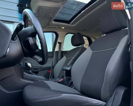 Білий Форд Фокус, об'ємом двигуна 2 л та пробігом 269 тис. км за 7300 $, фото 27 на Automoto.ua