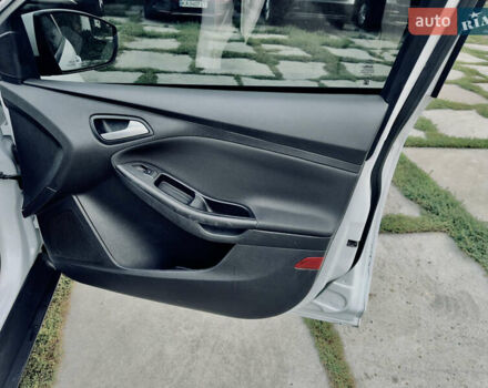 Білий Форд Фокус, об'ємом двигуна 2 л та пробігом 223 тис. км за 6999 $, фото 12 на Automoto.ua