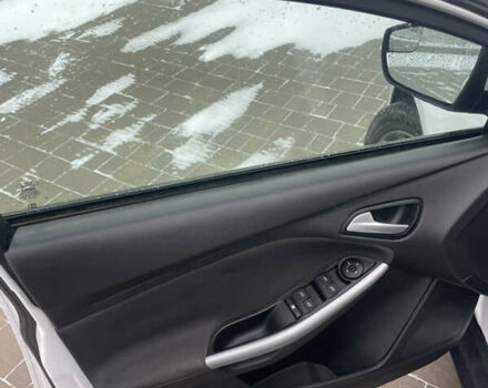 Білий Форд Фокус, об'ємом двигуна 2 л та пробігом 124 тис. км за 7700 $, фото 17 на Automoto.ua