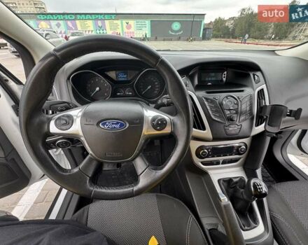 Форд Фокус 2014 в Новоукраинке на Automoto.ua Белый Форд Фокус, объемом двигателя 1 л и пробегом 141 тыс. км за 6800 $, фото 12 на Automoto.ua