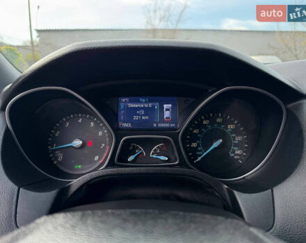 Белый Форд Фокус, объемом двигателя 2 л и пробегом 309 тыс. км за 6800 $, фото 11 на Automoto.ua