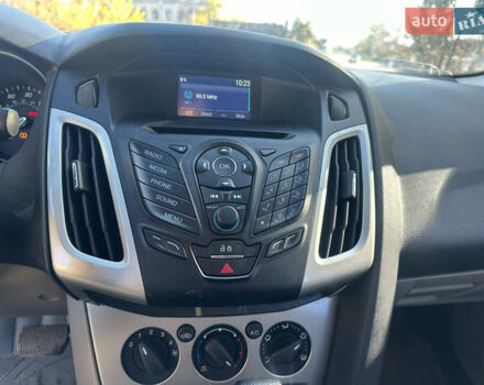 Білий Форд Фокус, об'ємом двигуна 2 л та пробігом 177 тис. км за 6300 $, фото 13 на Automoto.ua