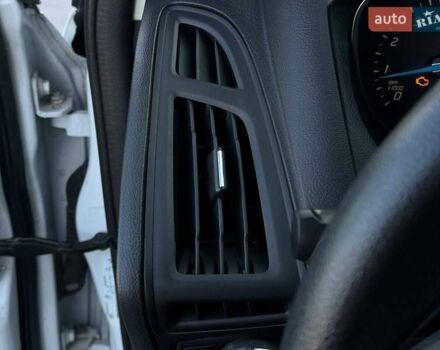 Білий Форд Фокус, об'ємом двигуна 2 л та пробігом 269 тис. км за 7300 $, фото 32 на Automoto.ua