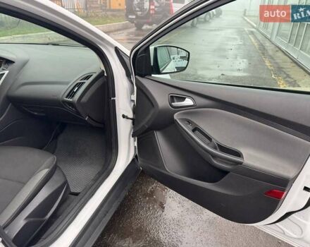 Белый Форд Фокус, объемом двигателя 2 л и пробегом 162 тыс. км за 8000 $, фото 8 на Automoto.ua