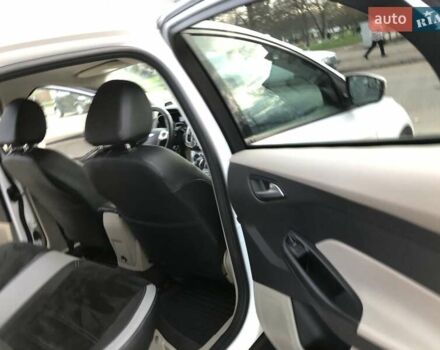 Белый Форд Фокус, объемом двигателя 2 л и пробегом 171 тыс. км за 7499 $, фото 43 на Automoto.ua