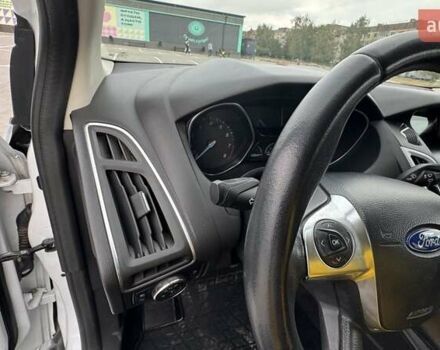 Форд Фокус 2014 в Новоукраинке на Automoto.ua Белый Форд Фокус, объемом двигателя 1 л и пробегом 141 тыс. км за 6800 $, фото 13 на Automoto.ua