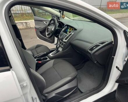 Белый Форд Фокус, объемом двигателя 2 л и пробегом 162 тыс. км за 8000 $, фото 9 на Automoto.ua