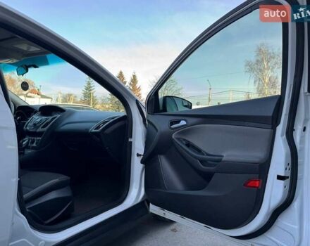 Білий Форд Фокус, об'ємом двигуна 2 л та пробігом 269 тис. км за 7300 $, фото 56 на Automoto.ua