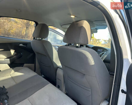 Білий Форд Фокус, об'ємом двигуна 2 л та пробігом 177 тис. км за 6300 $, фото 18 на Automoto.ua