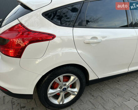Белый Форд Фокус, объемом двигателя 2 л и пробегом 309 тыс. км за 6800 $, фото 8 на Automoto.ua