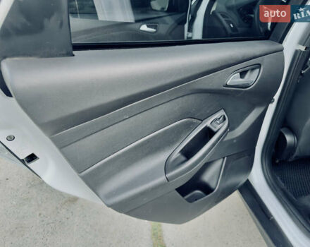 Білий Форд Фокус, об'ємом двигуна 2 л та пробігом 223 тис. км за 6999 $, фото 11 на Automoto.ua