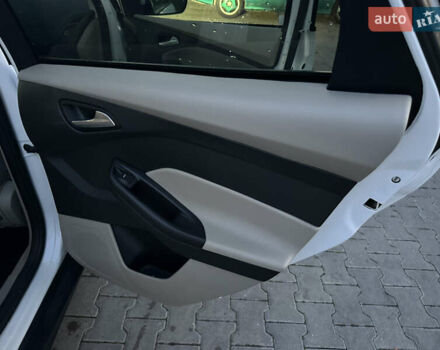 Білий Форд Фокус, об'ємом двигуна 2 л та пробігом 165 тис. км за 5600 $, фото 25 на Automoto.ua