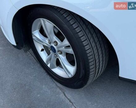 Белый Форд Фокус, объемом двигателя 2 л и пробегом 269 тыс. км за 6900 $, фото 2 на Automoto.ua