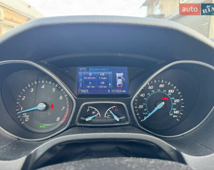 Белый Форд Фокус, объемом двигателя 2 л и пробегом 220 тыс. км за 6500 $, фото 5 на Automoto.ua