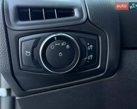 Білий Форд Фокус, об'ємом двигуна 2 л та пробігом 269 тис. км за 7300 $, фото 30 на Automoto.ua