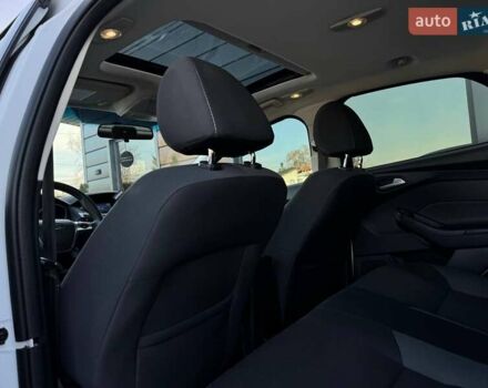 Белый Форд Фокус, объемом двигателя 2 л и пробегом 269 тыс. км за 6900 $, фото 49 на Automoto.ua