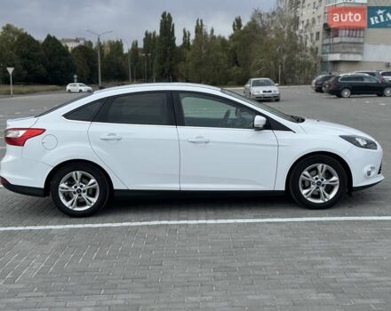 Форд Фокус 2014 в Новоукраинке на Automoto.ua Белый Форд Фокус, объемом двигателя 1 л и пробегом 141 тыс. км за 6800 $, фото 5 на Automoto.ua
