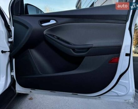 Білий Форд Фокус, об'ємом двигуна 2 л та пробігом 269 тис. км за 7300 $, фото 57 на Automoto.ua