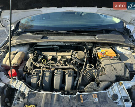 Білий Форд Фокус, об'ємом двигуна 2 л та пробігом 177 тис. км за 6300 $, фото 23 на Automoto.ua