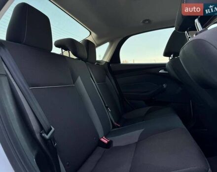 Білий Форд Фокус, об'ємом двигуна 2 л та пробігом 269 тис. км за 7300 $, фото 54 на Automoto.ua