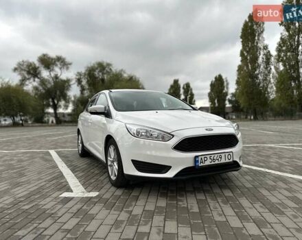 Форд Фокус 2015 в Запорожье на Automoto.ua Белый Форд Фокус, объемом двигателя 2 л и пробегом 150 тыс. км за 9900 $, фото 2 на Automoto.ua