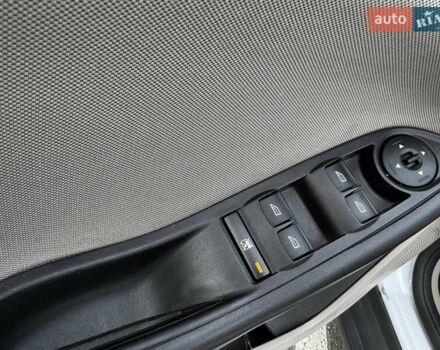 Белый Форд Фокус, объемом двигателя 2 л и пробегом 205 тыс. км за 8300 $, фото 18 на Automoto.ua