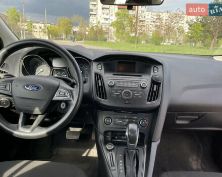 Форд Фокус 2015 у Горішні Плавні (Комсомольськ) на Automoto.ua Білий Форд Фокус, об'ємом двигуна 2 л та пробігом 165 тис. км за 6999 $, фото 2 на Automoto.ua