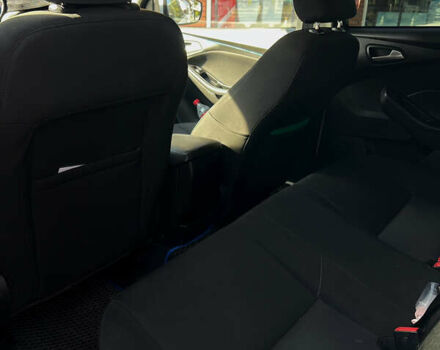 Форд Фокус 2015 у Чернігові на Automoto.ua Білий Форд Фокус, об'ємом двигуна 2 л та пробігом 109 тис. км за 8700 $, фото 5 на Automoto.ua