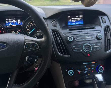 Белый Форд Фокус, объемом двигателя 2 л и пробегом 125 тыс. км за 8900 $, фото 6 на Automoto.ua